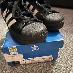 Adidas Supersatr C size 3
